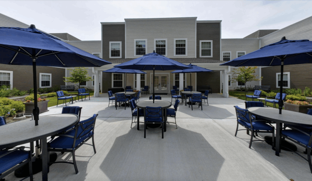 13 Photo Briarcliff Manor Courtyard 1