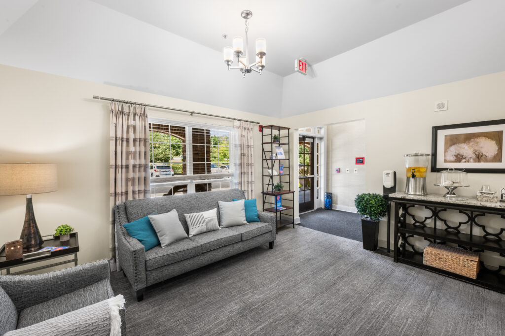 005 HV Lobby 075
