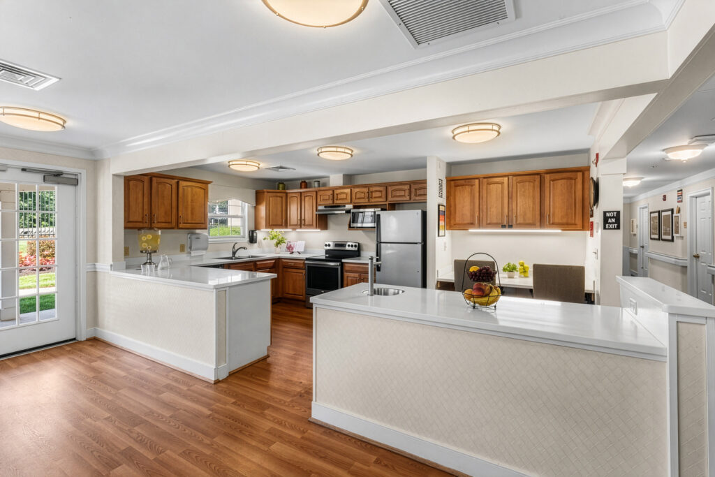 009 HV Kitchenette from Dining Room 017a