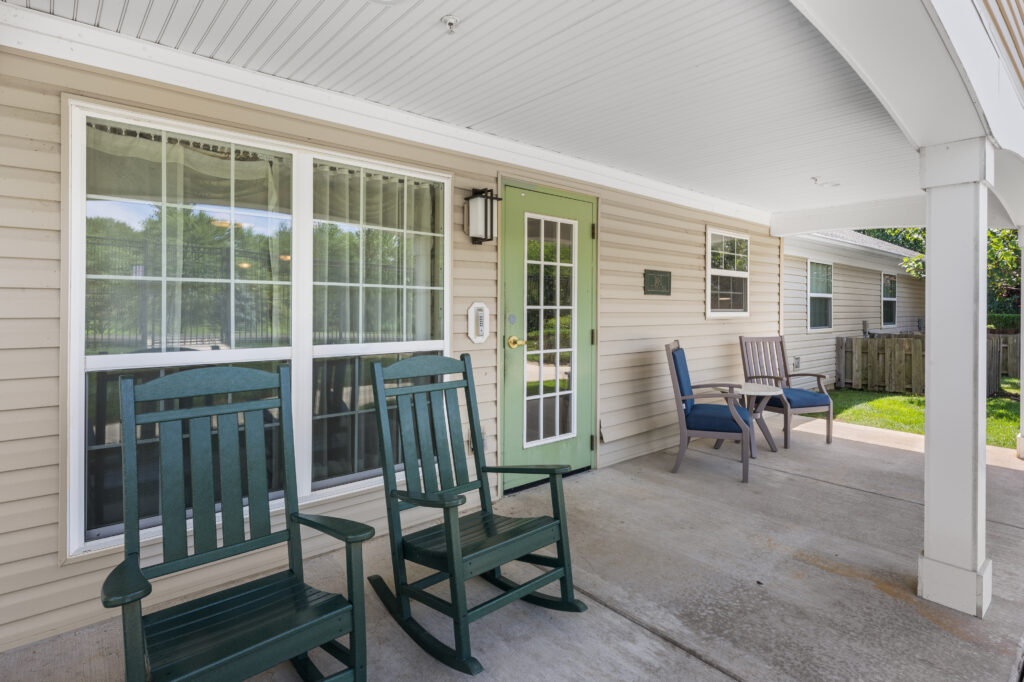 024 HV Covered Porch neighborhood 032