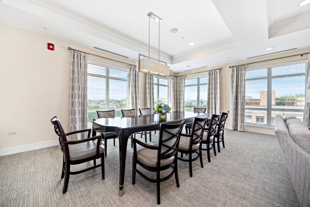010 Lakeview AL Living Room Large Table web 20