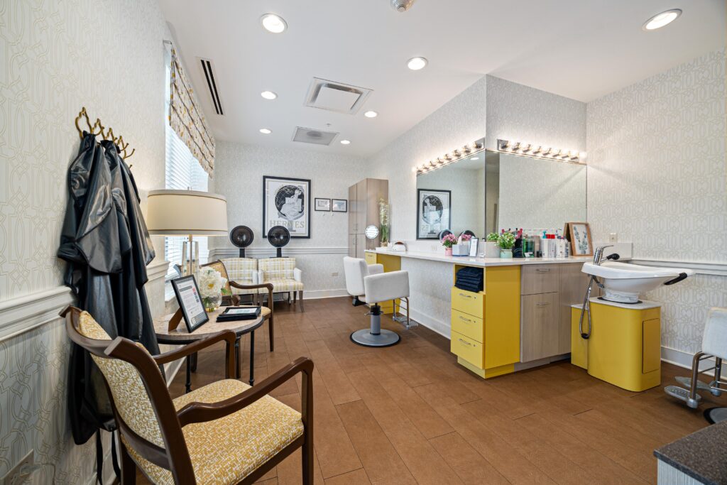 024 Lakeview Salon web 29