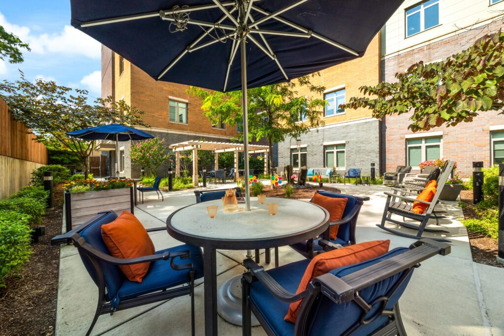 031 Lakeview Outdoor Umbrellas web 52