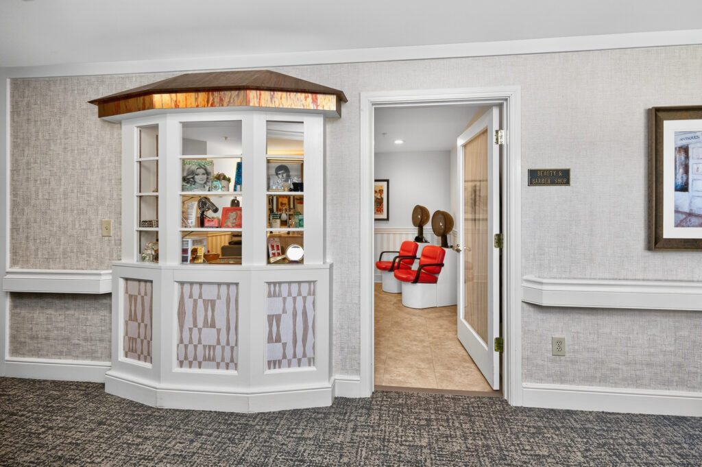 5 Mason display case