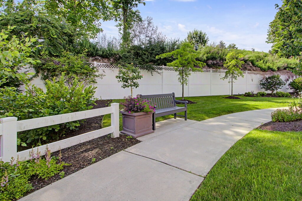 032 Walking Path