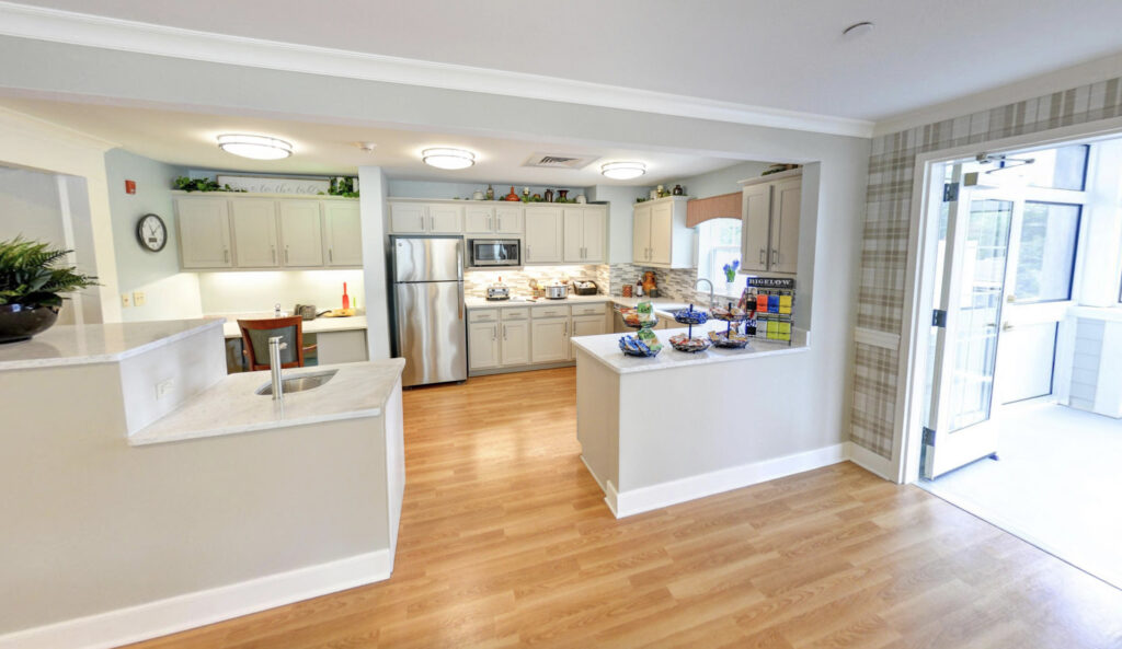 6 Photo Briarcliff Manor Kitchen 2